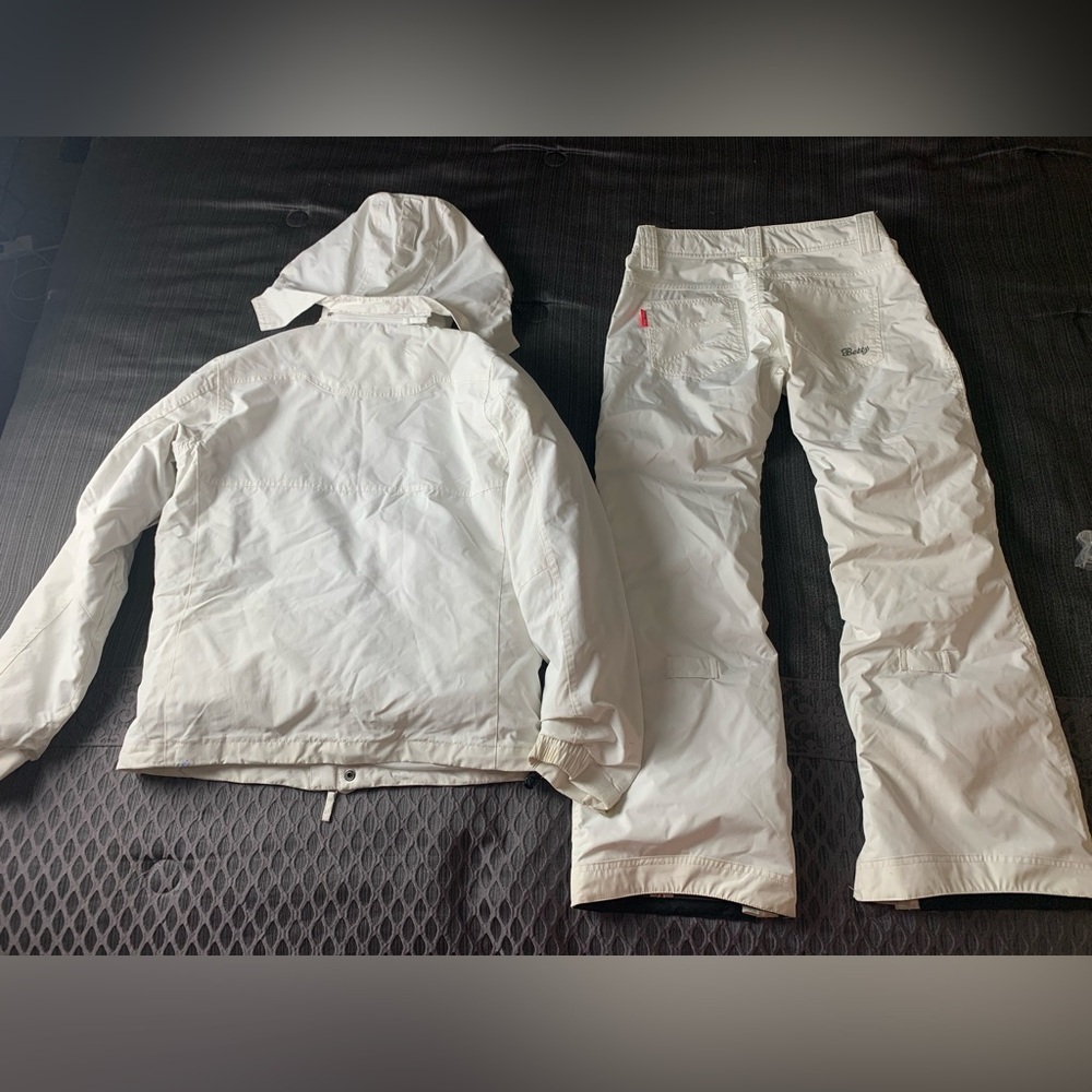 Betty Rides Ski Snowboard Set Jacket Pants White - Picture 2 of 16